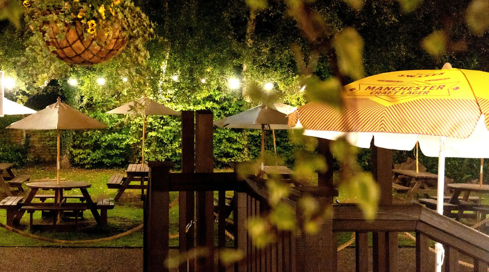 The Rope & Anchor Modern country pub in Altrincham, Cheshire